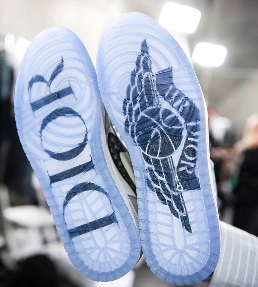 Air Jordan 1 Dior - 5