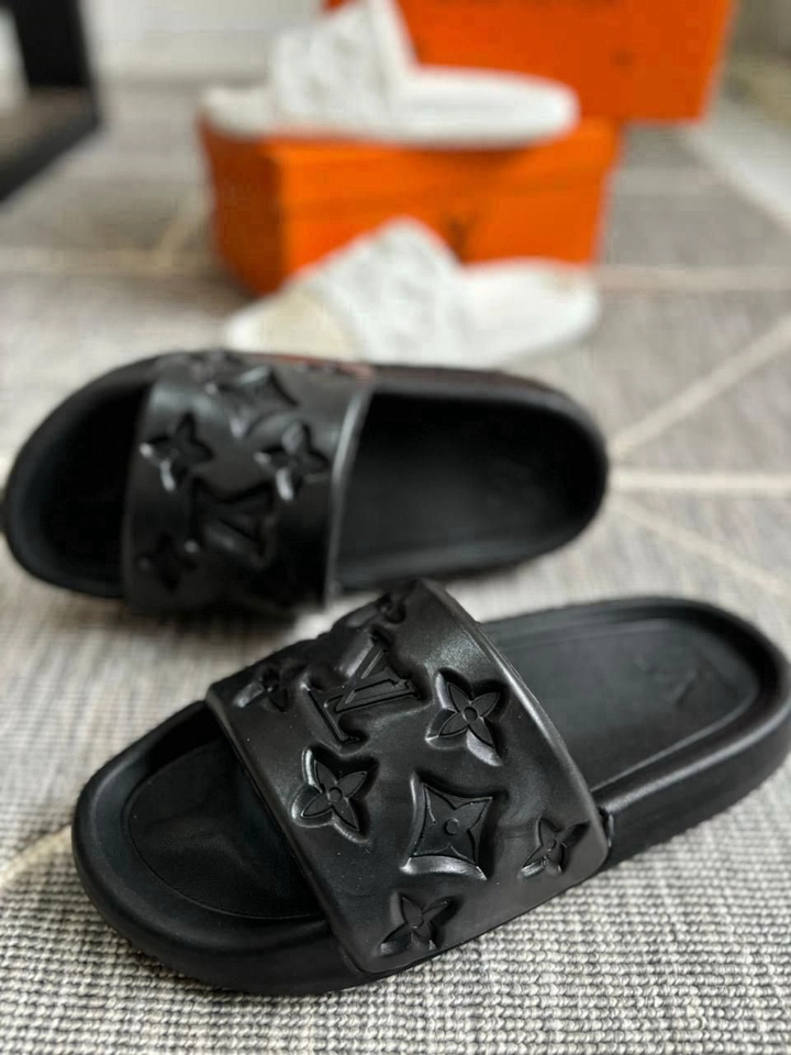 Chinelo LV masculino 