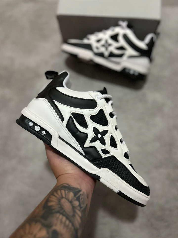 Tênis Louis Vuitton preto e branco