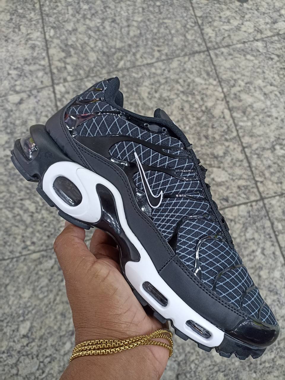 Nike Air Max TN preto e branco  - 1