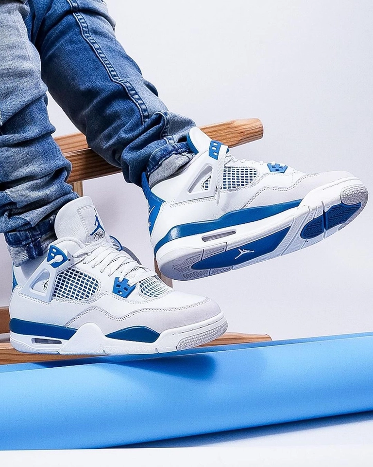Nike Jordan 4 azul e branco  - 3
