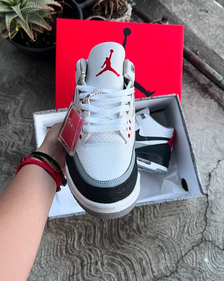 Air Jordan 3 - 4
