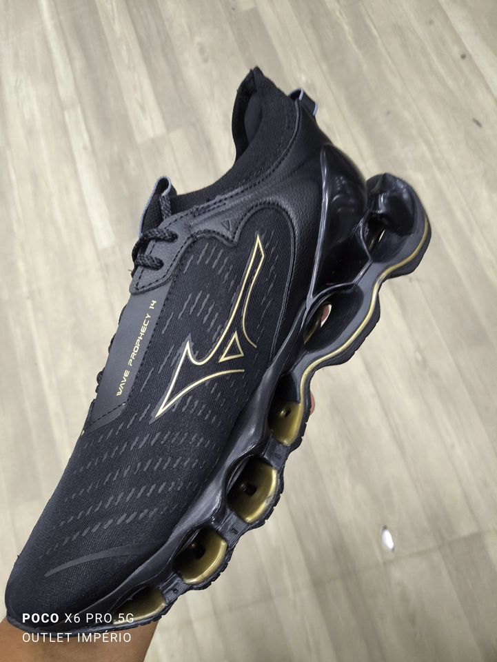Mizuno prophecy 14 preto e dourado  - 3