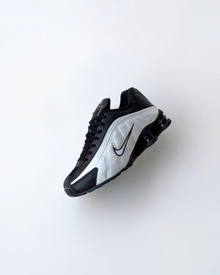 Nike Shox r4 preto e prata  - 2