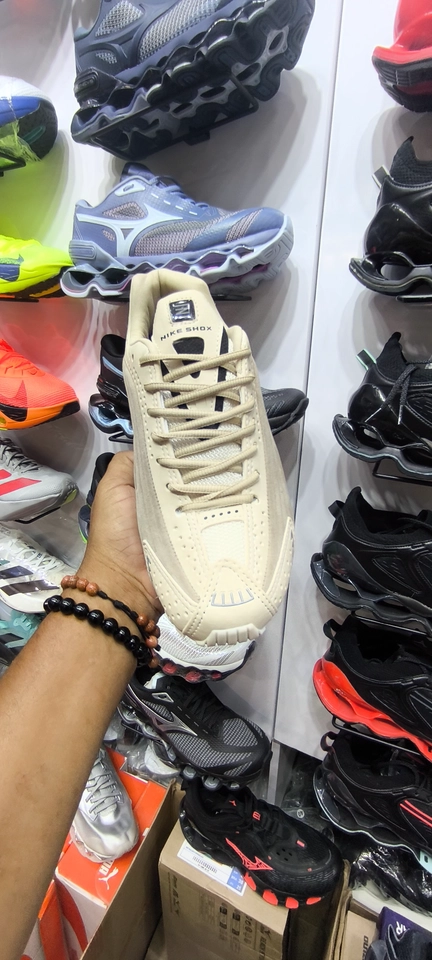 Nike Shox R4 - 2