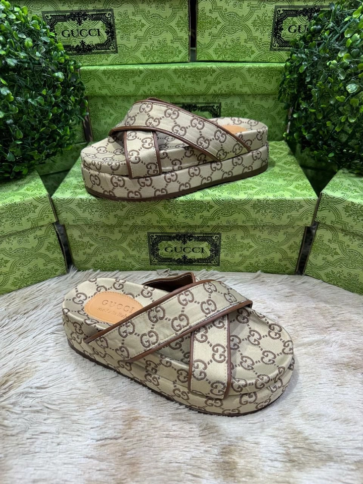 Chinelo plataforma cruzado gucci - 2