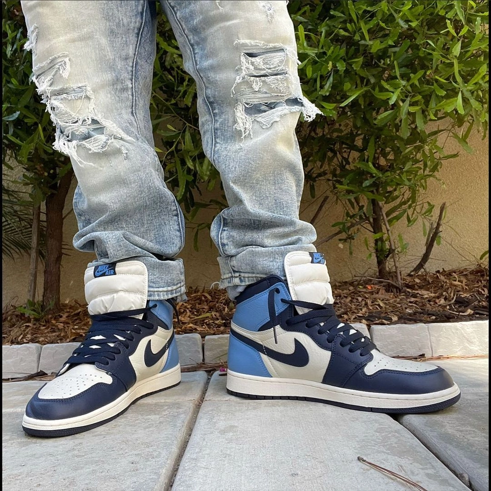 Air Jordan 1 - 4