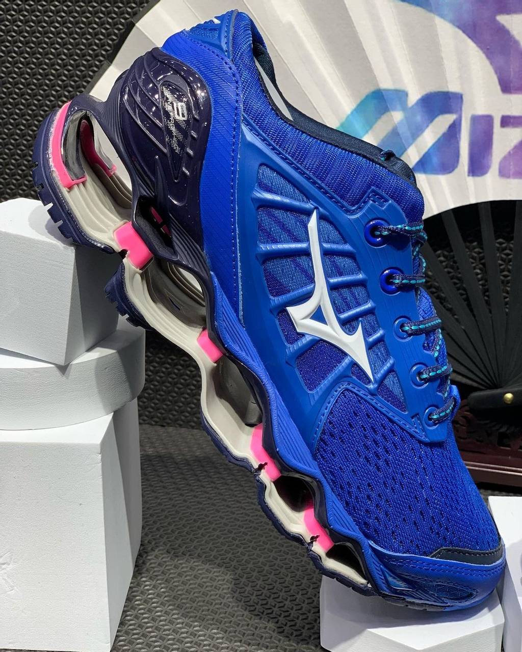 tênis Mizuno Prophecy 9 azul Royal e rosa