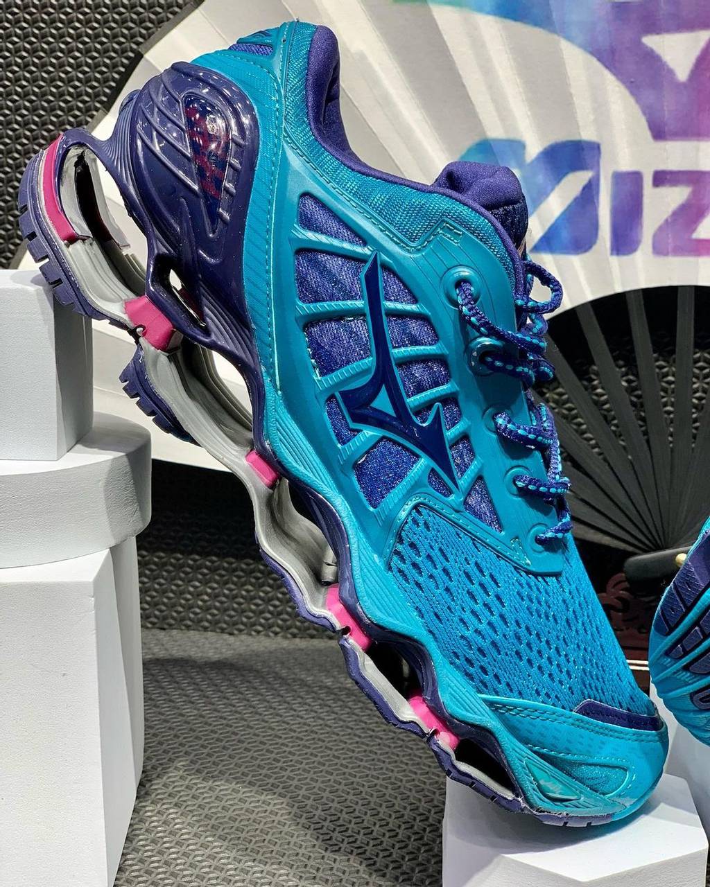 tênis Mizuno Prophecy 9 azul e rosa