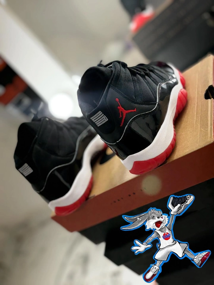 Air Jordan 11 - 2