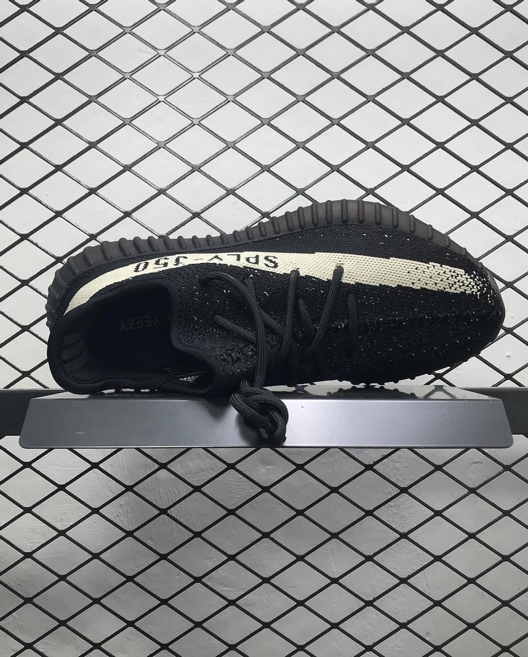 Tenis Adidas Yeezy 350 Oreo - 2