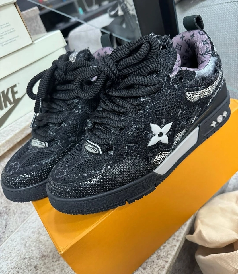 Louis Vuitton black swarosviki - 4