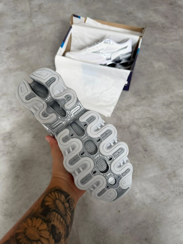 Mizuno 15 branco e prata  - 8