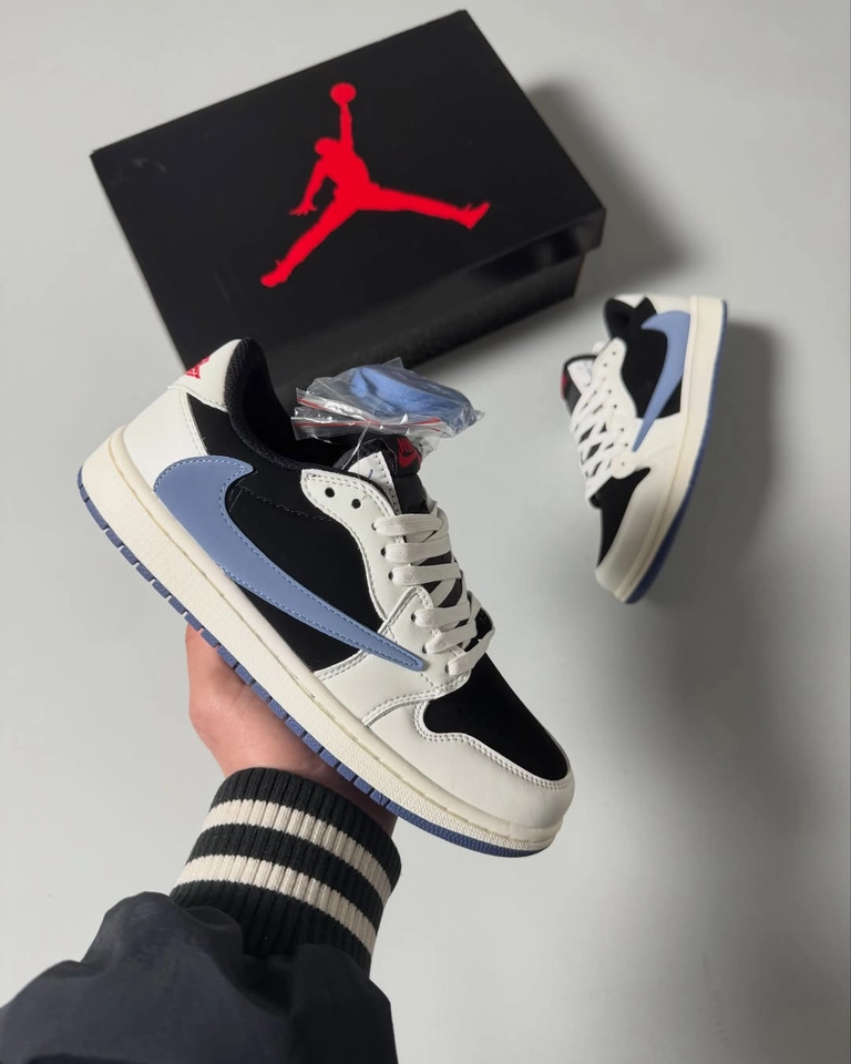 Jordan Travis Scott baby blue - 3