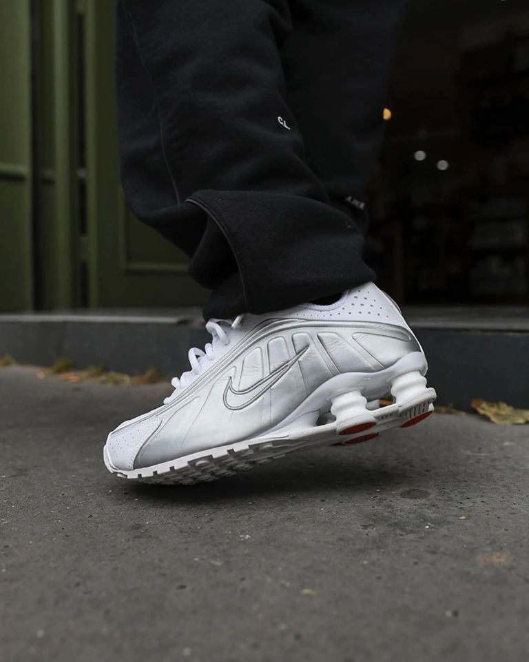Nike Shox R4