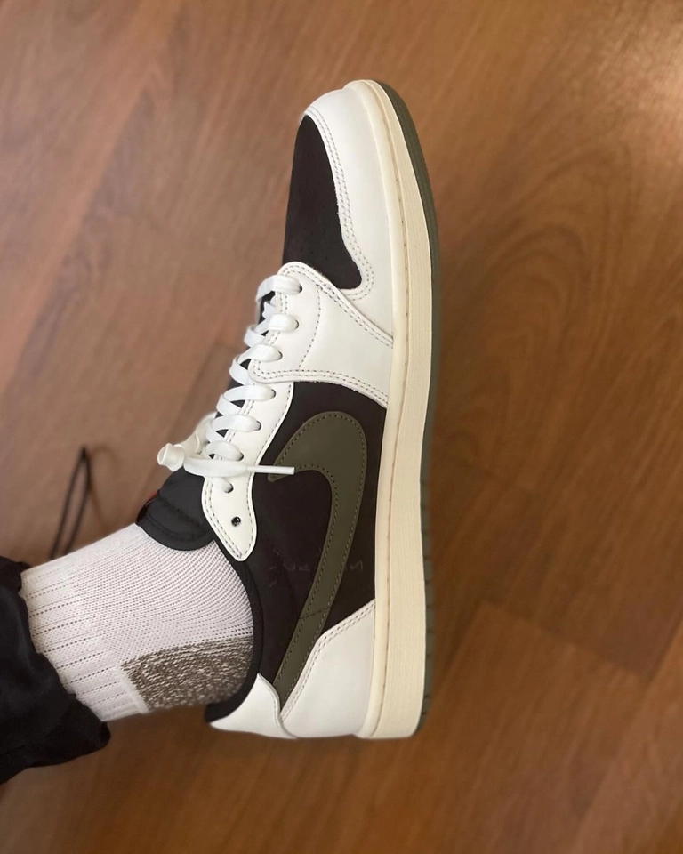 Air Jordan olive - 2