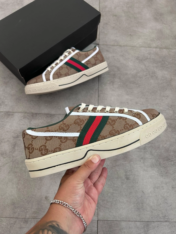 Tênis gucci