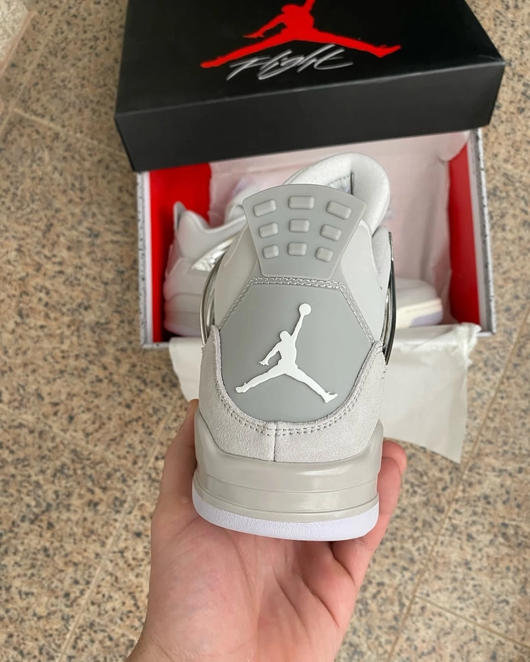 Air Jordan 4  Frozen Moments - 4