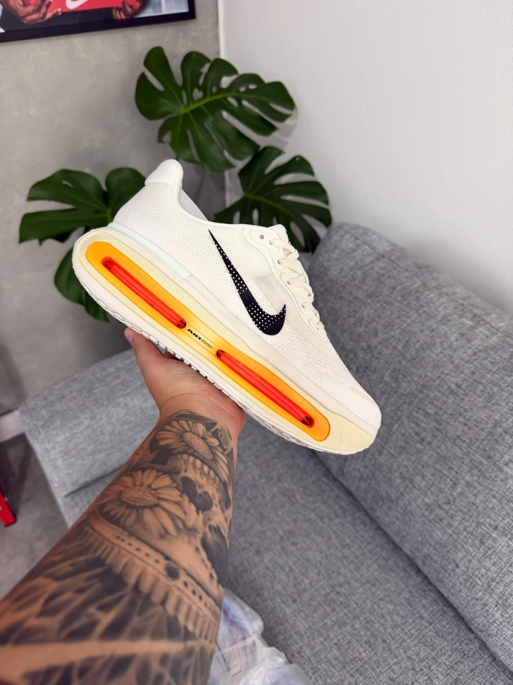 Nike Vomero - 2
