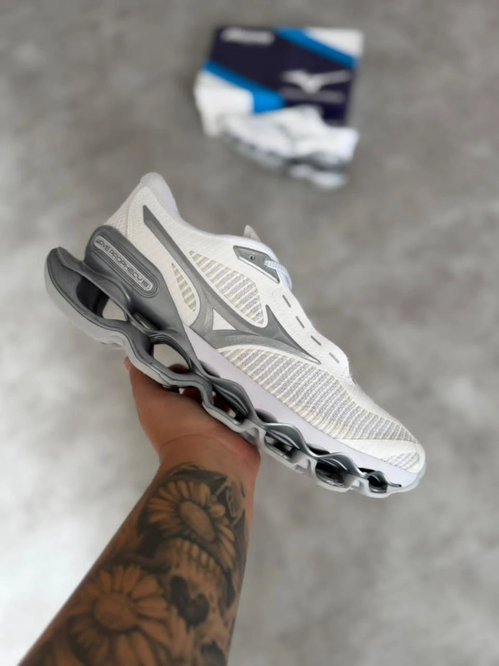 Mizuno 15 branco e prata  - 4