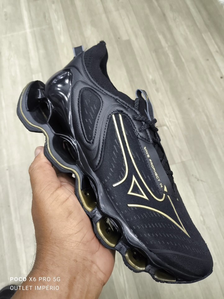Mizuno prophecy 14 preto e dourado 