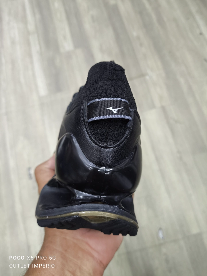 Mizuno prophecy 14 preto e dourado  - 5