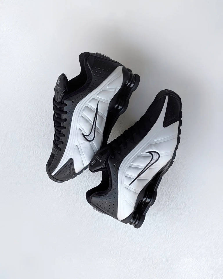 Nike Shox r4 preto e prata  - 3