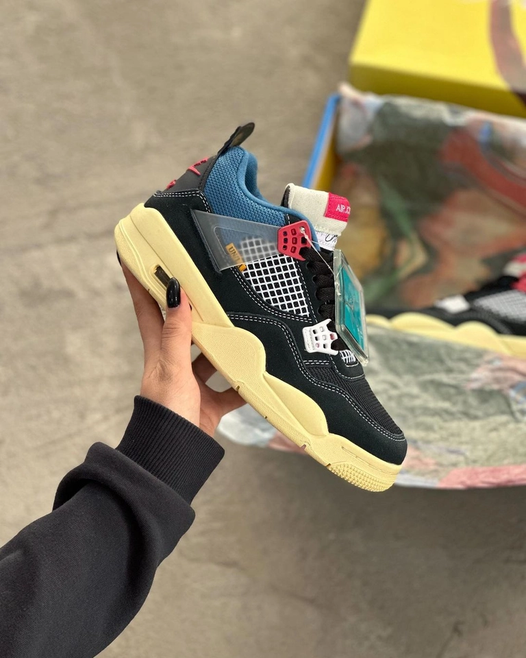 Air Jordan 4