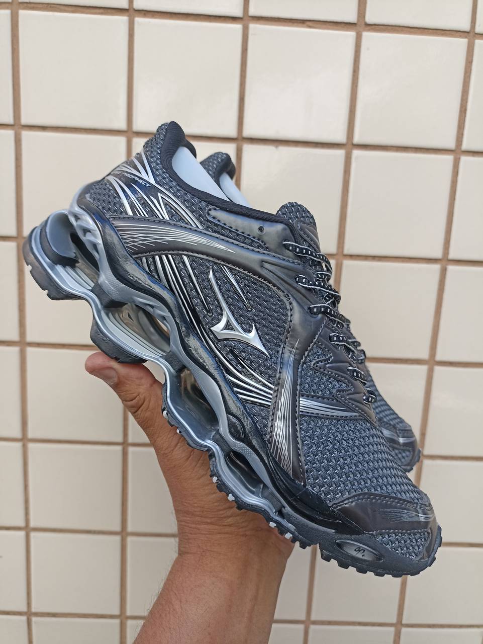 Mizuno Prophecy 1  Cinza