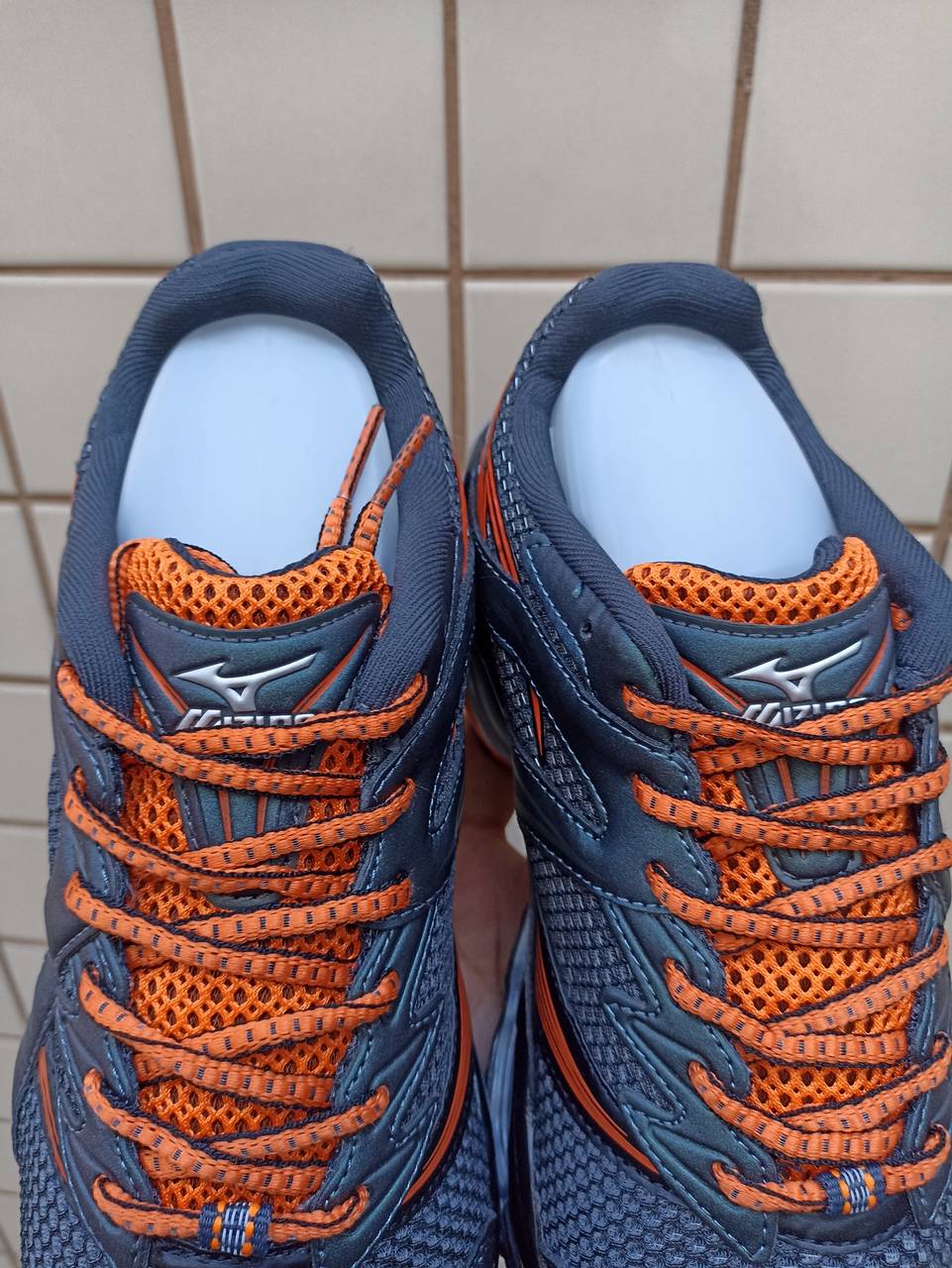 Mizuno Prophecy 1 cinza e laranja - 3