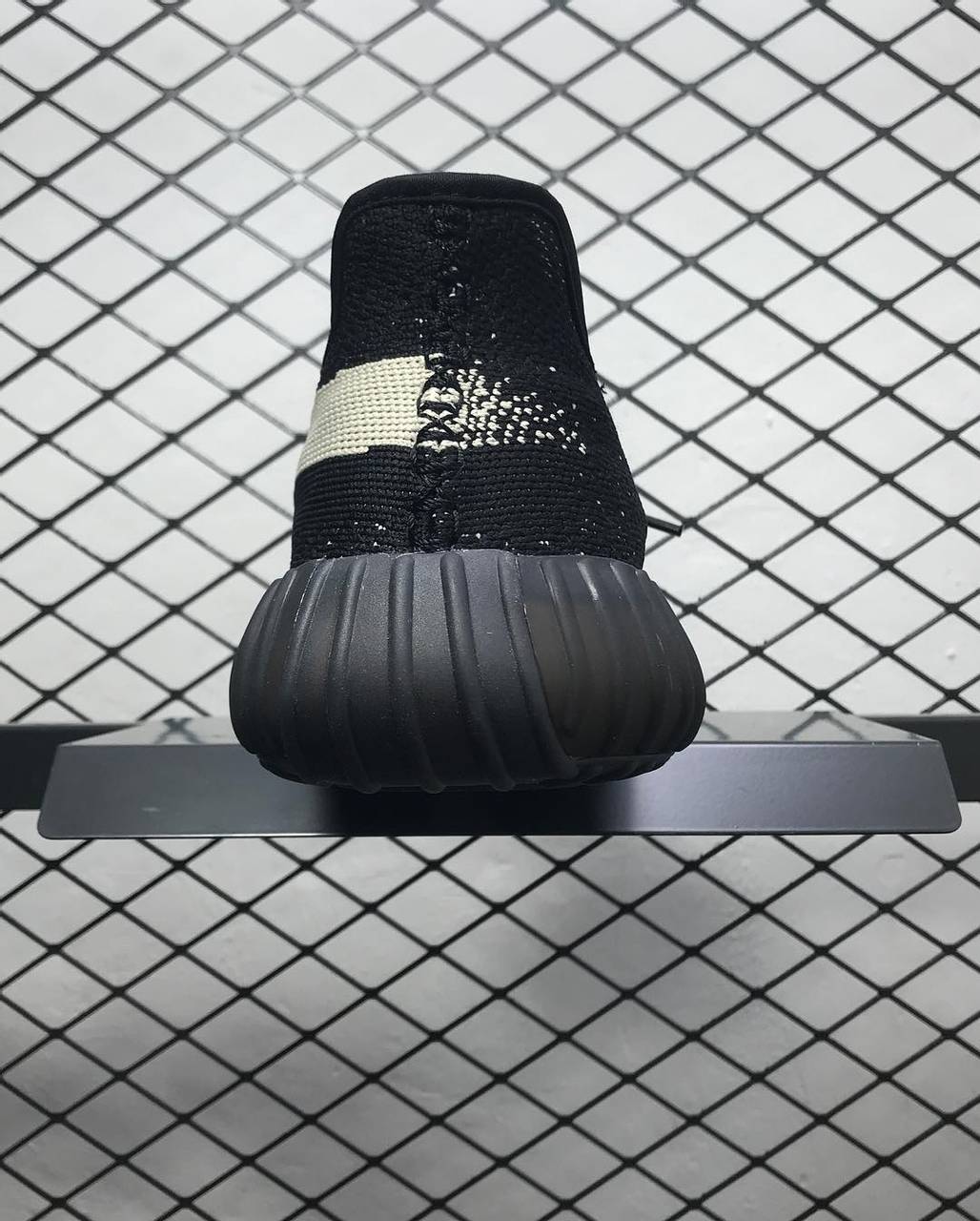 Tenis Adidas Yeezy 350 Oreo - 5