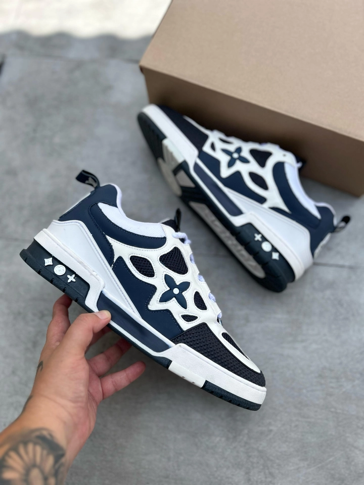 Tênis Louis Vuitton azul marinho 
