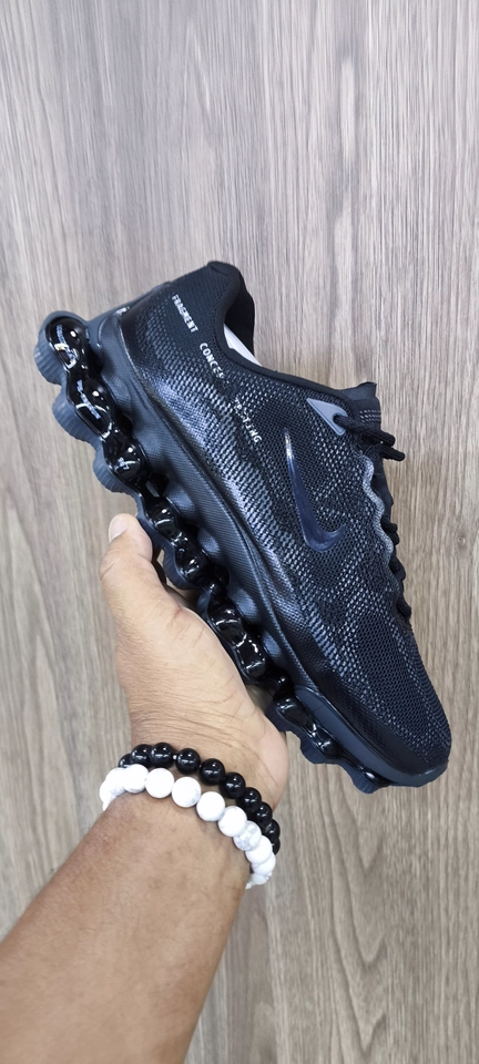 Nike liquid Max Black 