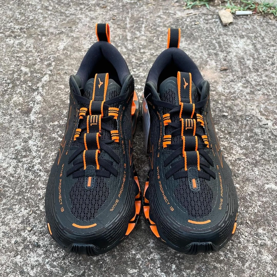 Mizuno prophecy 13 preto e laranja  - 4