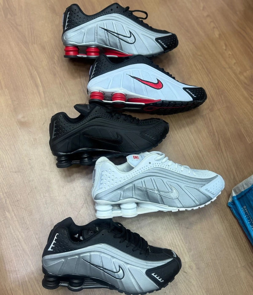 Nike Shox R4