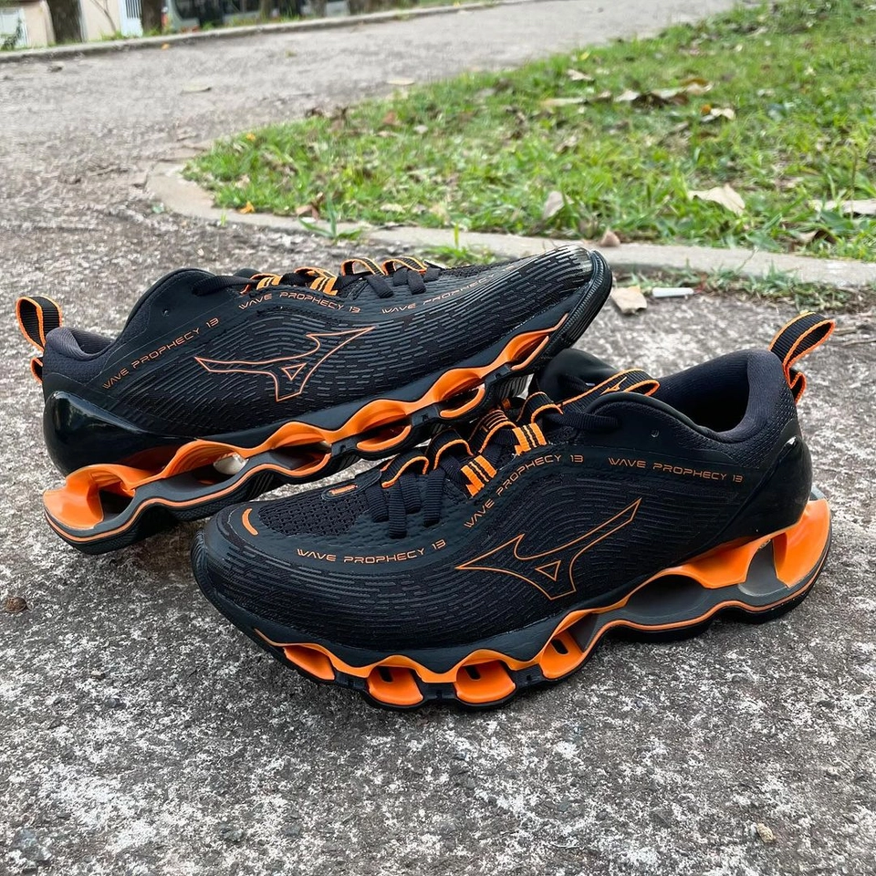 Mizuno prophecy 13 preto e laranja  - 2