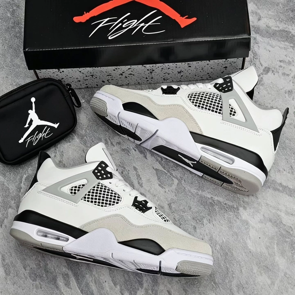 Air Jordan 4 military black