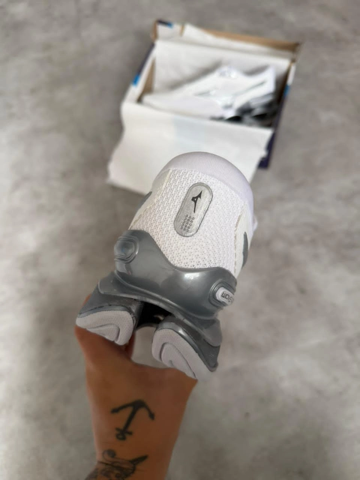 Mizuno 15 branco e prata  - 6