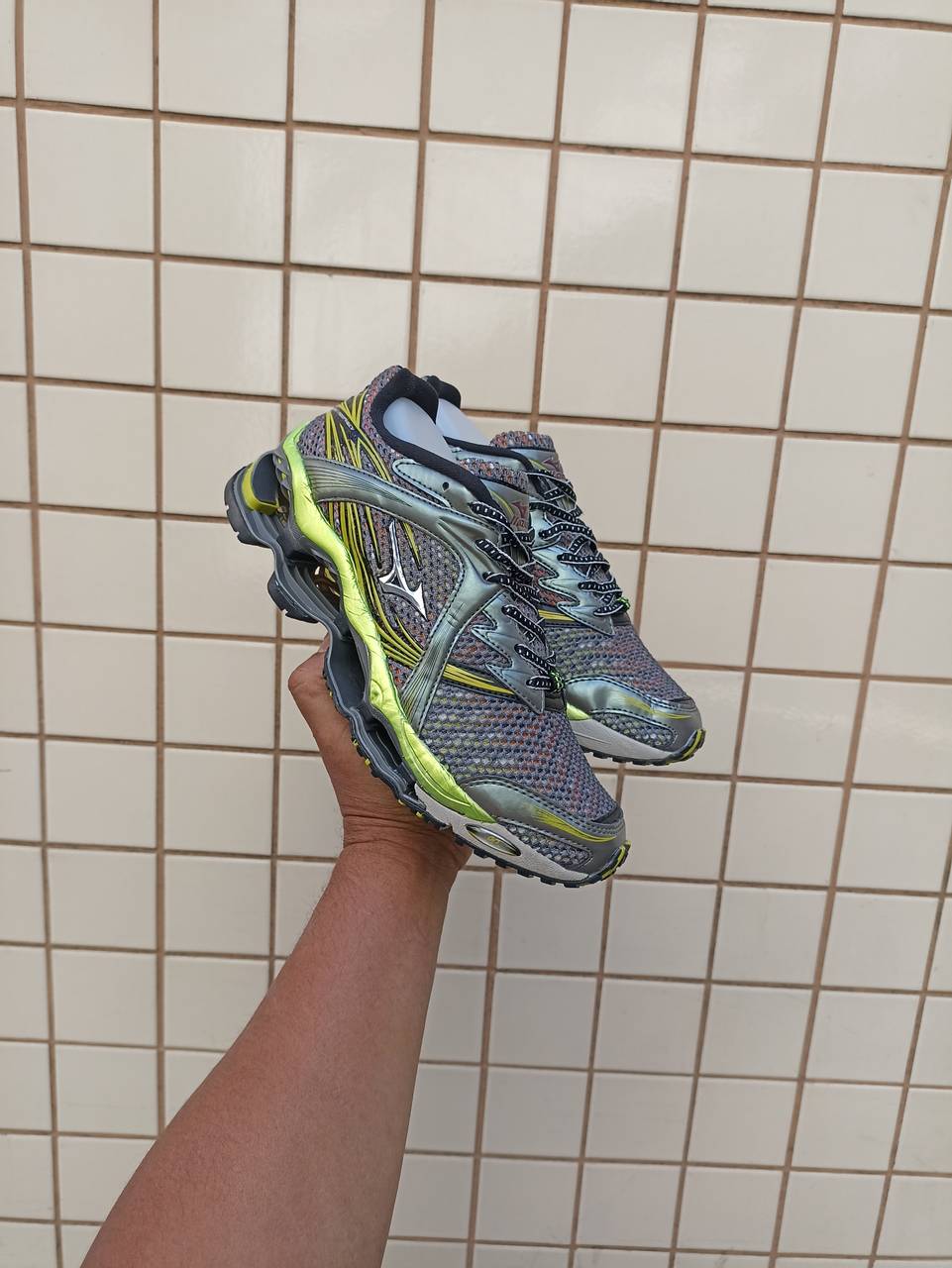 Mizuno Prophecy 1 cinza e verde - 3