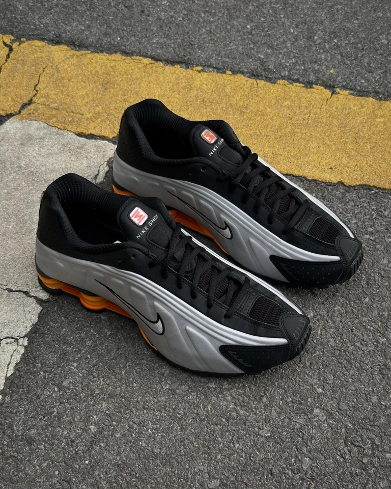 Nike Shox R4