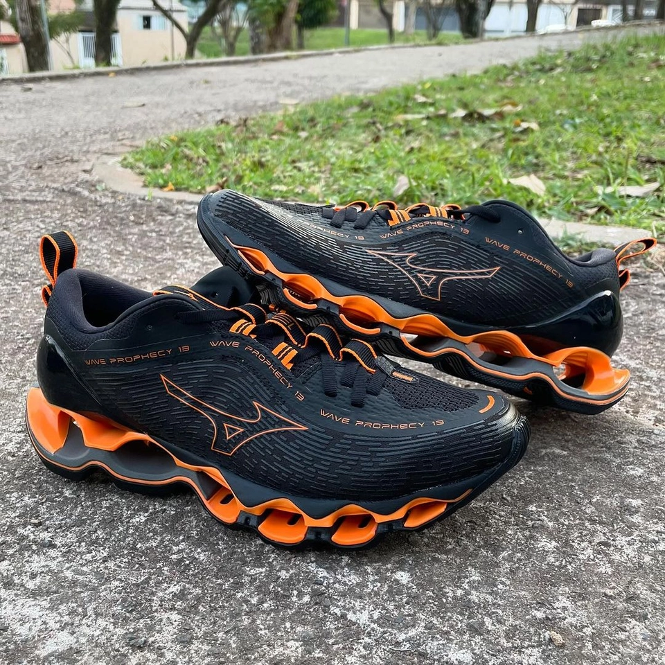 Mizuno prophecy 13 preto e laranja 