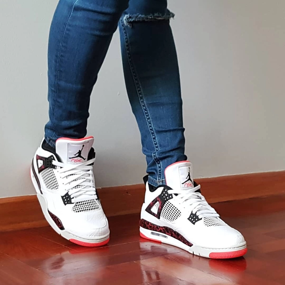 Air Jordan 4