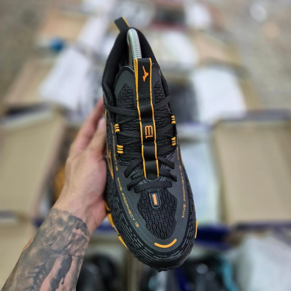Mizuno prophecy 13 preto e laranja  - 5