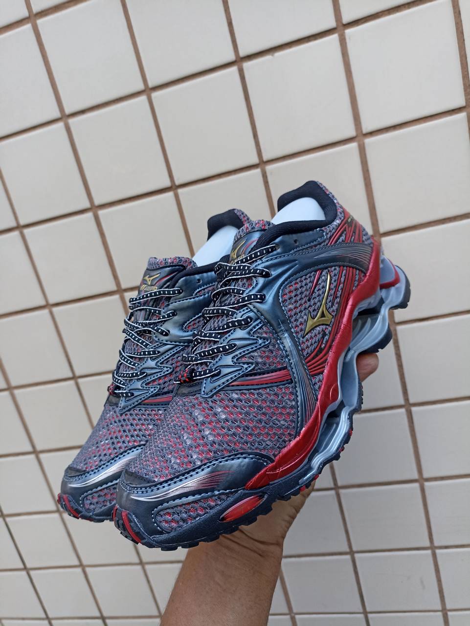 Mizuno  Prophecy 1 vermelho e cinza - 4