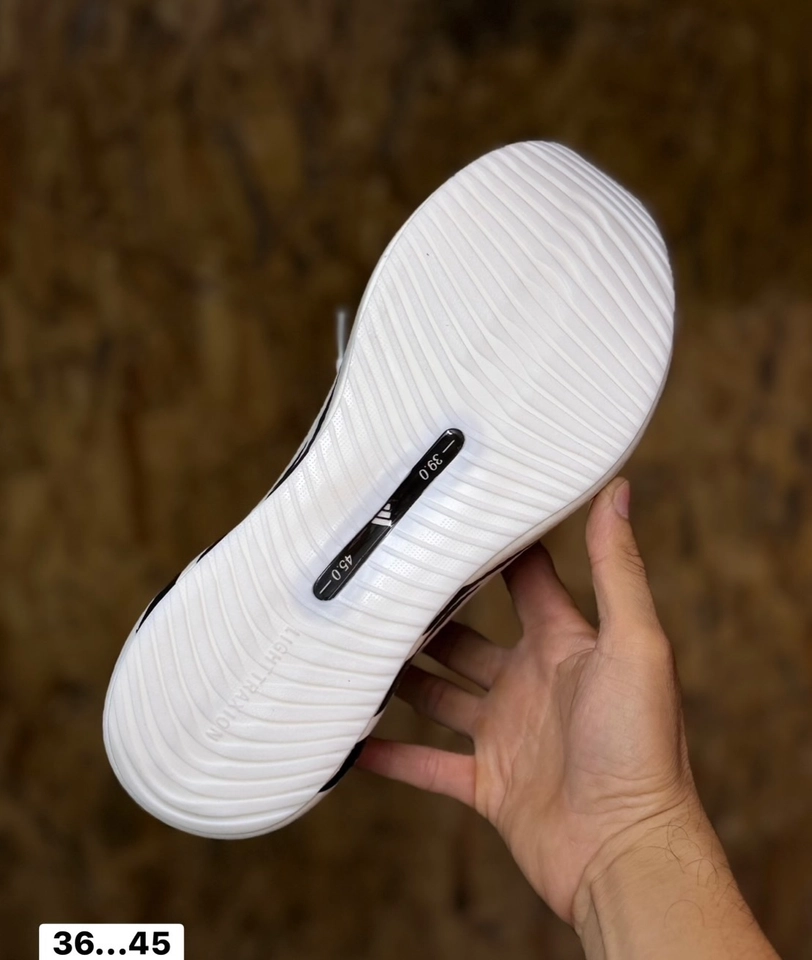 Adidas hyperboost - 3