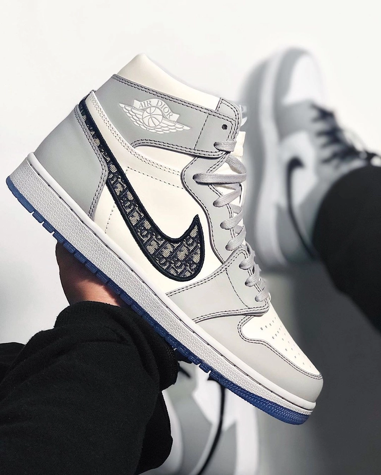 Air Jordan 1 Dior - 4