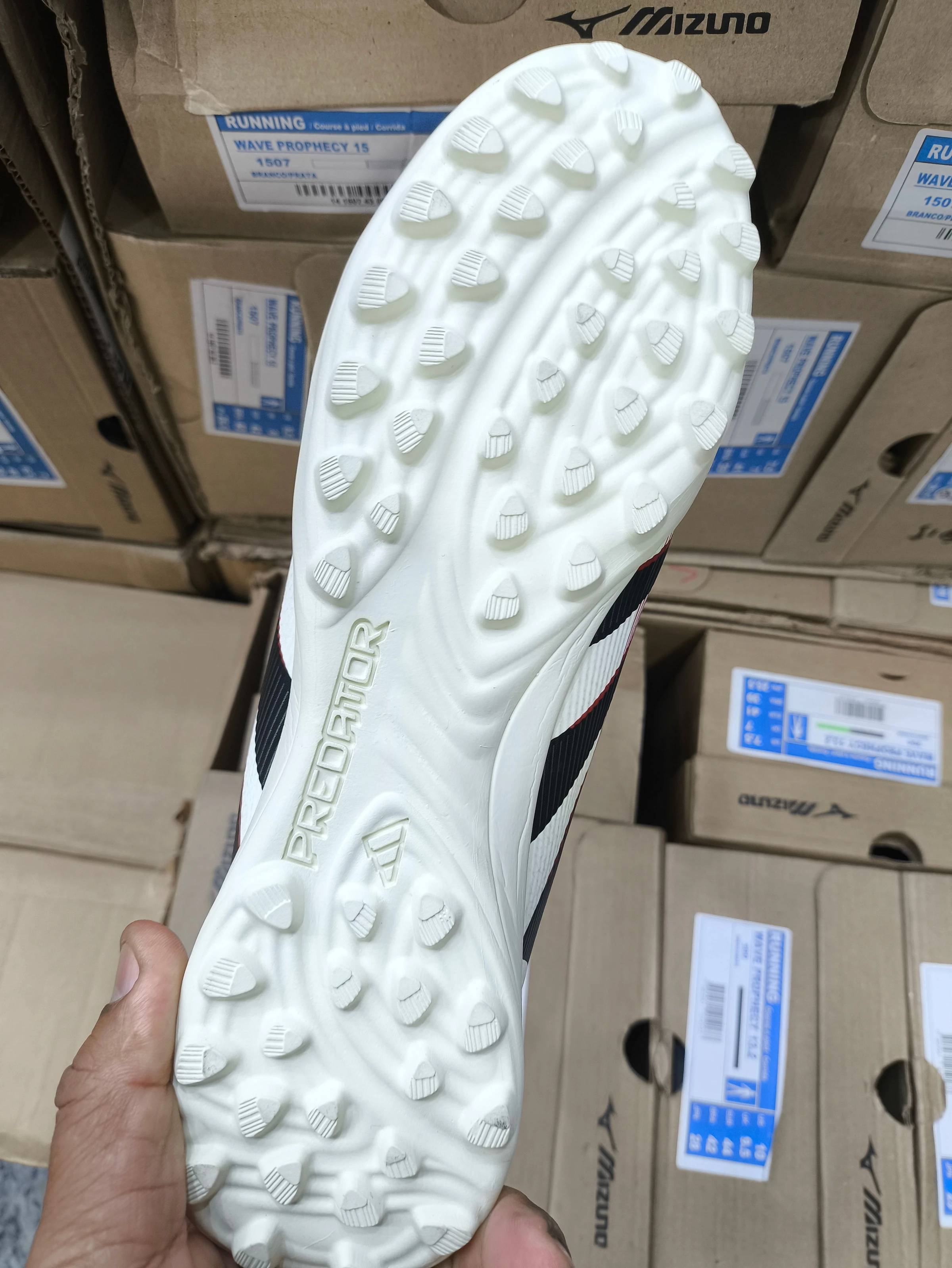 Chuteira Adidas  - 4