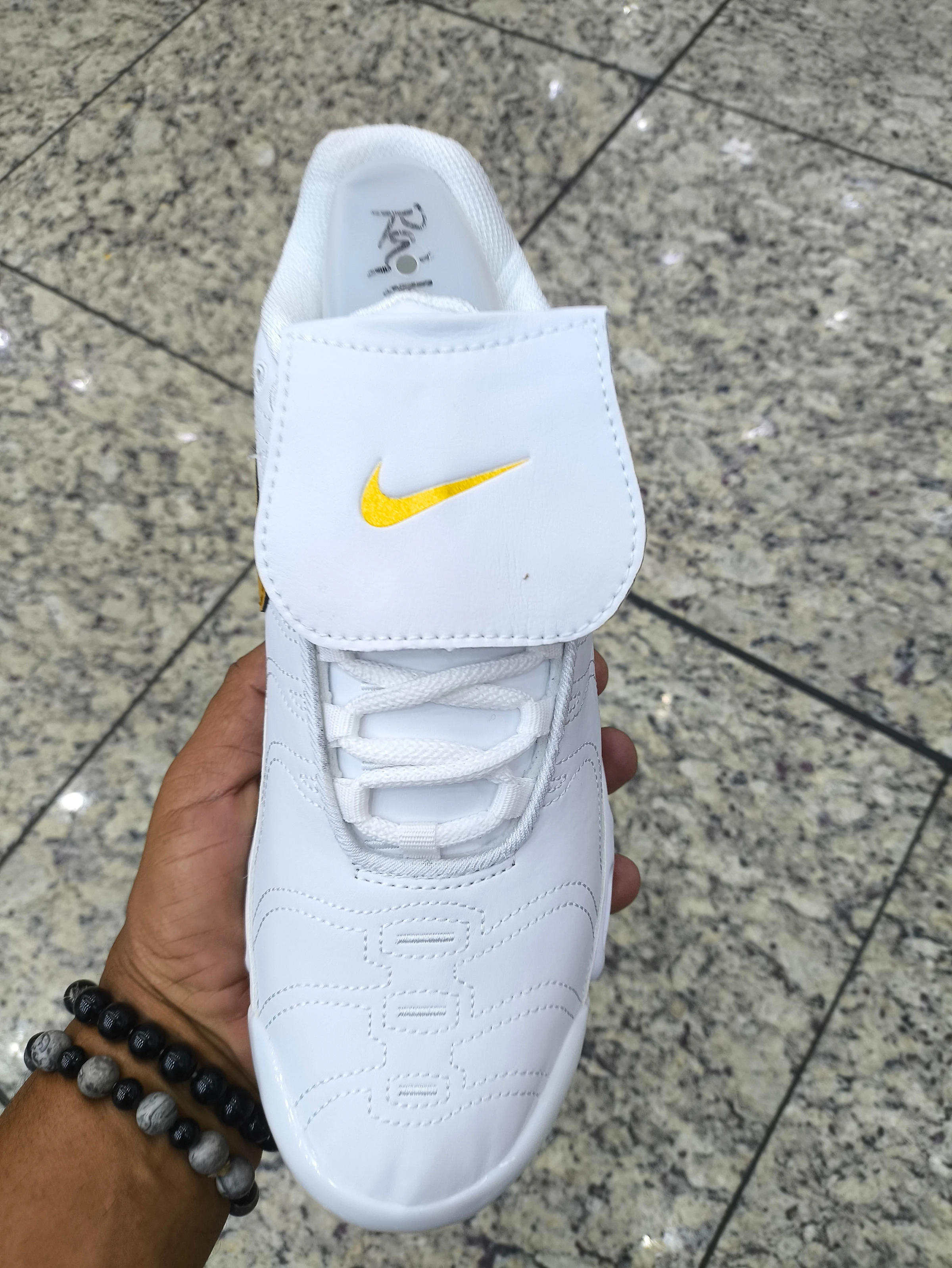 Nike tn tiempo branco e dourado  - 4