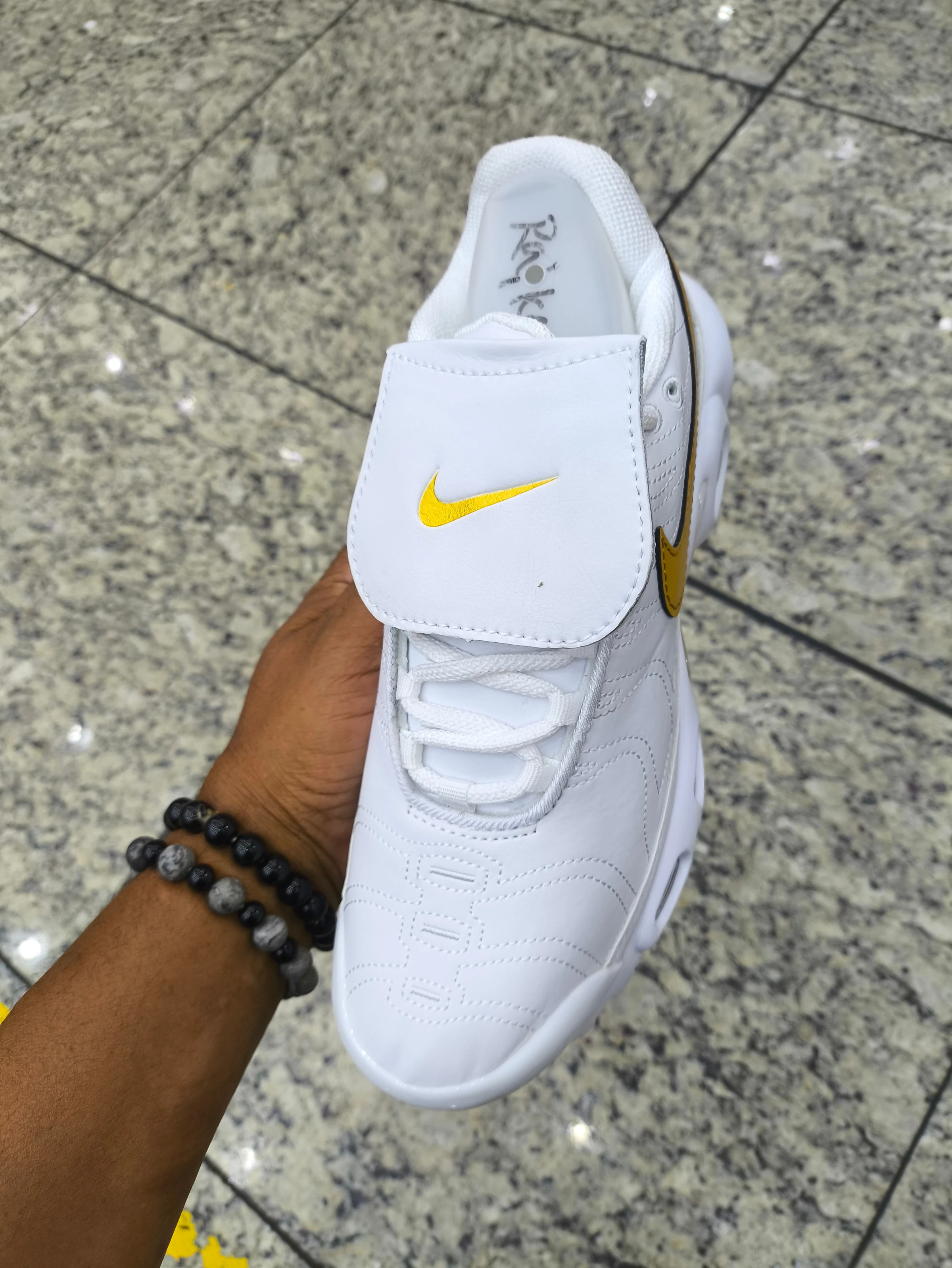 Nike tn tiempo branco e dourado  - 8
