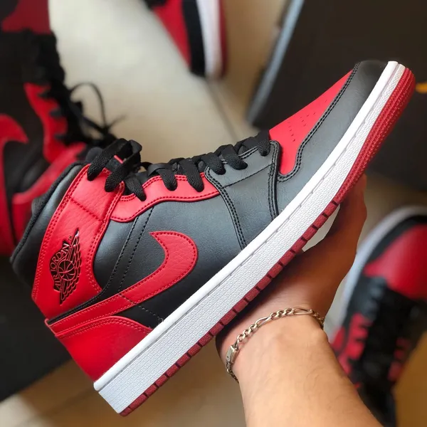 Air jordan 1 mid OG Banned
